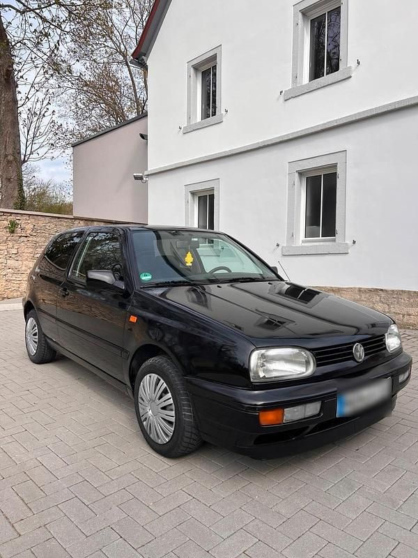 Second-hand VW Golf 75 CP (55 kW) 1993 Negru Coupe