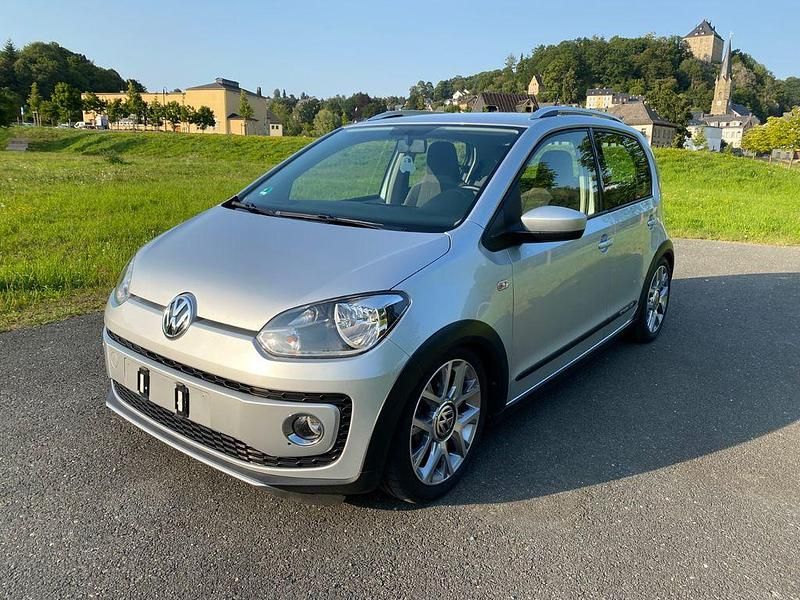 Silber Gebraucht 2014 VW cross up! Kleinwagen | 7.999 € (Fairer Preis) - Bild 1/4