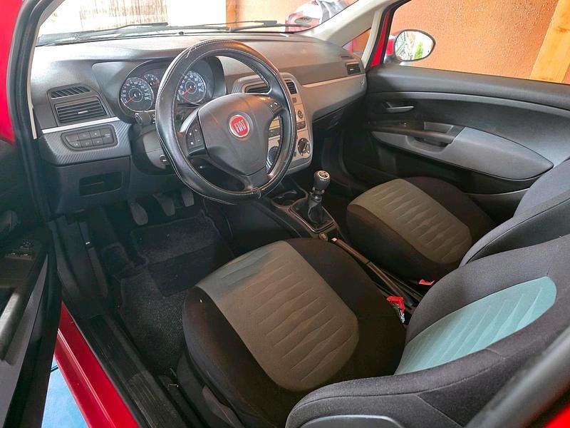 Rot Gebraucht 2009 Fiat Grande Punto Kleinwagen | 1.500 € (Superpreis) - Bild 1/4