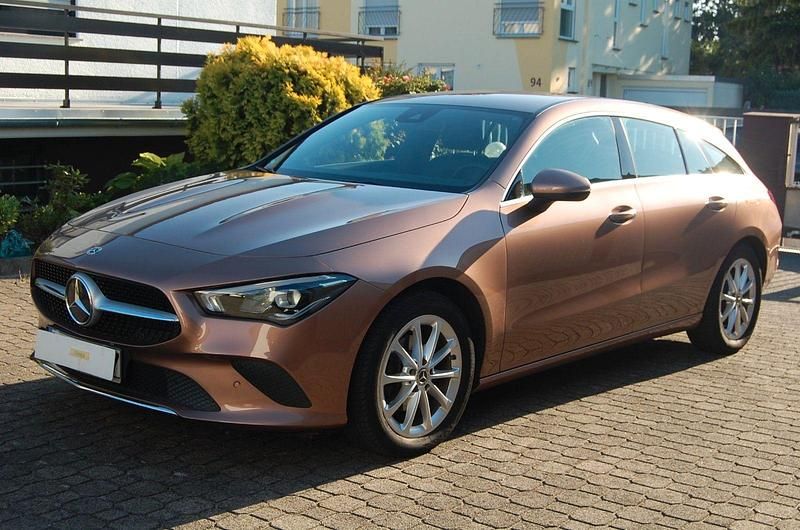 Gebraucht 2021 Mercedes CLA180 Shooting Brake Kombi | 27.500 € (Etwas zu teuer) - Bild 1/4