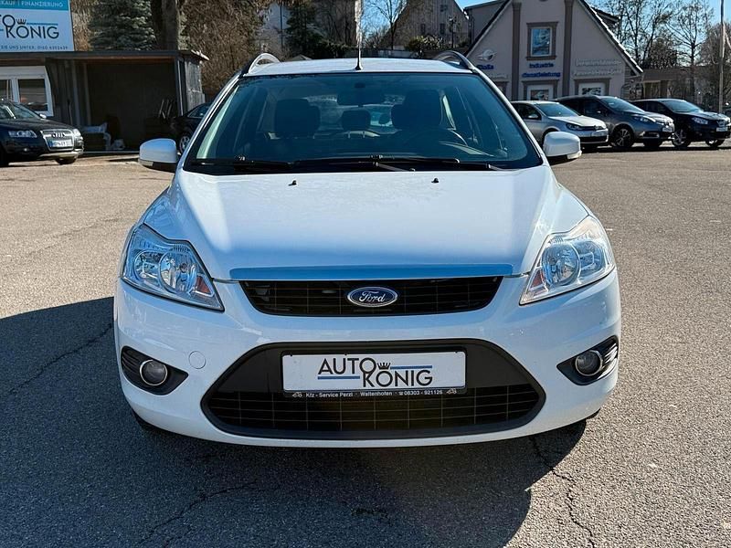 Gebraucht Ford Focus Style 101 PS (74 kW) 2011 Weiß Kombi