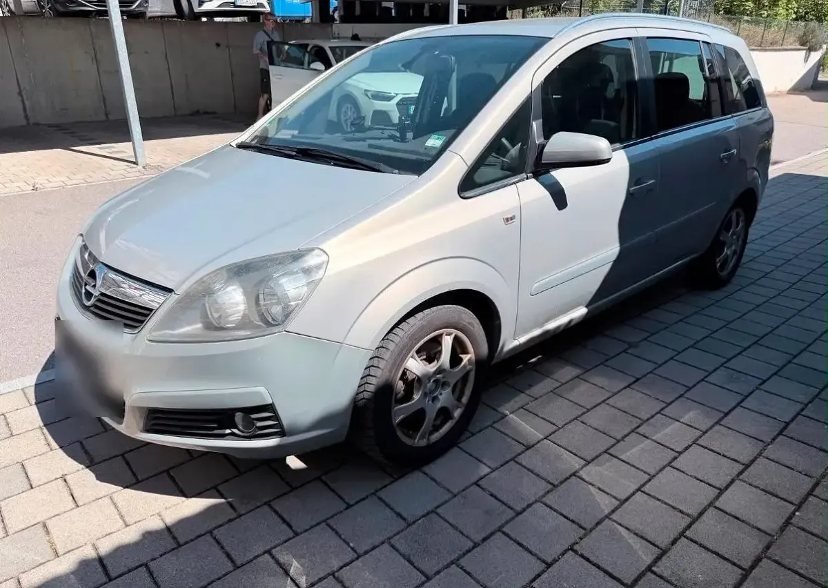 Gebraucht Opel Zafira 150 PS (110 kW) 2007 Silber Van / Kleinbus
