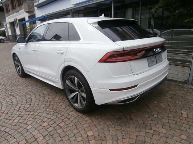Gebraucht Audi Q8 S-Line 231 PS (169 kW) 2021 Weiß SUV