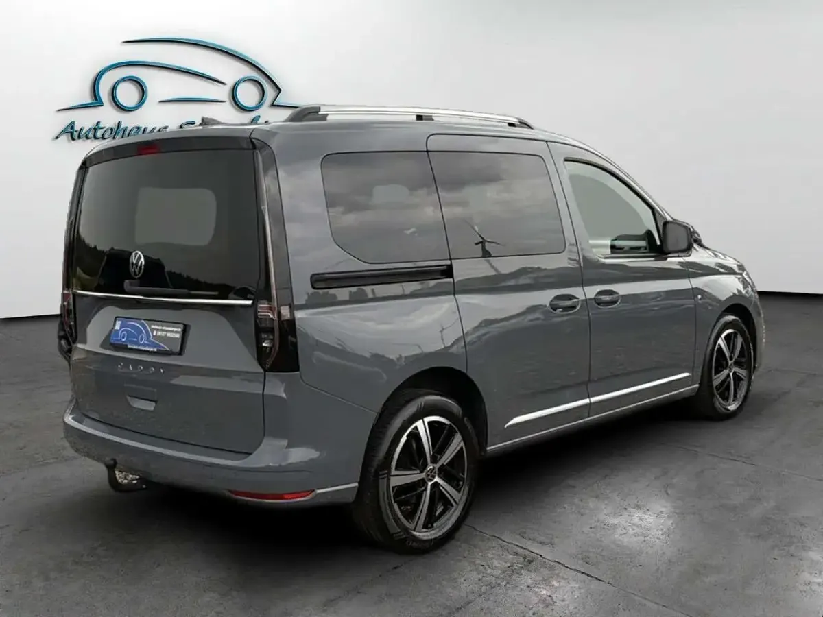Gebraucht VW Caddy Style 122 PS (89 kW) 2024 Grau Van / Kleinbus