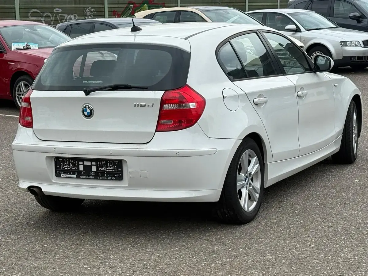 Gebraucht BMW 116 Advantage 116 PS (85 kW) 2011 Weiß Kleinwagen