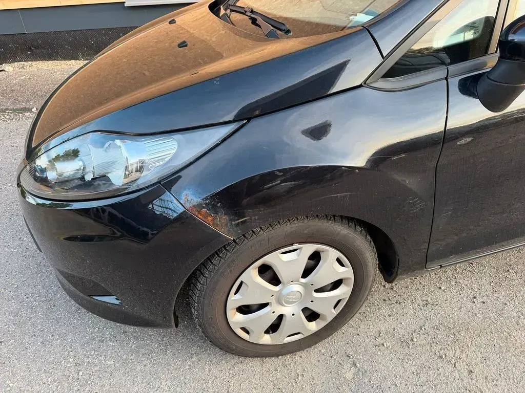 Usata Ford Fiesta Trend 82 CV (60 kW) 2010 Nero Berlina