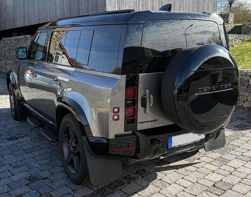 Gebraucht Land Rover Defender SE Dynamic 249 PS (183 kW) 2024 Silber SUV