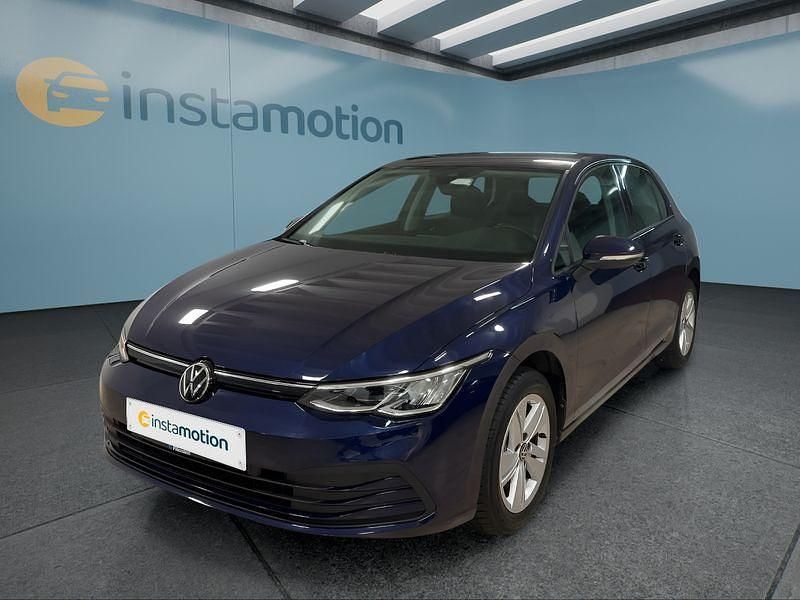 Blau Gebraucht 2022 VW Golf VIII Kleinwagen | 19.299 € (Guter Preis) - Bild 1/4