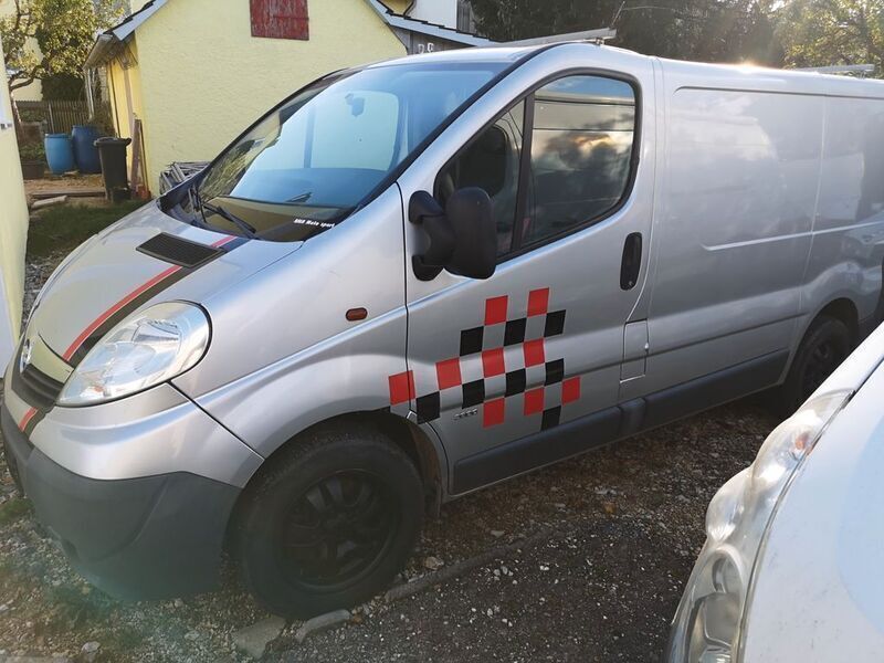 Gebraucht Opel Vivaro 114 PS (83 kW) 2009 Grau Van / Kleinbus