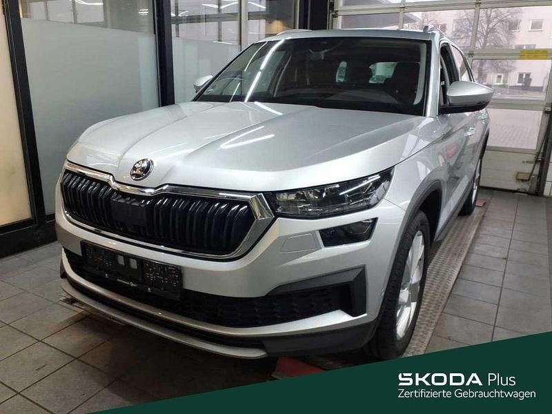 8e brilliantsilber metallic Gebraucht 2022 Skoda Kodiaq Style SUV | 33.488 € (Guter Preis) - Bild 1/4