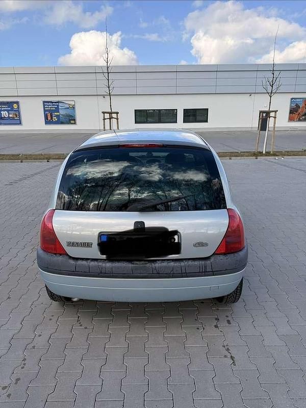 Gebraucht Renault Clio II Initiale 98 PS (72 kW) 1999 Kleinwagen