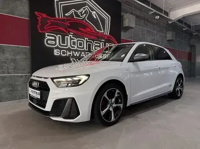 Gebraucht Audi A1 S-Line 207 PS (152 kW) 2023 Weiß SUV