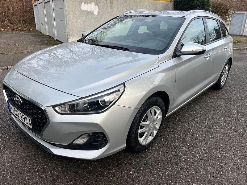Gebraucht Hyundai i30 116 PS (85 kW) 2020 Silber Limousine