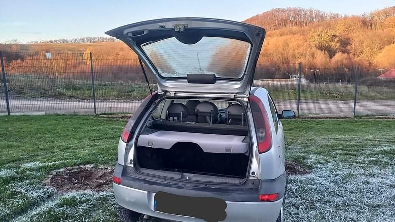Gebraucht Opel Corsa 58 PS (42 kW) 2001 Silber Kleinwagen