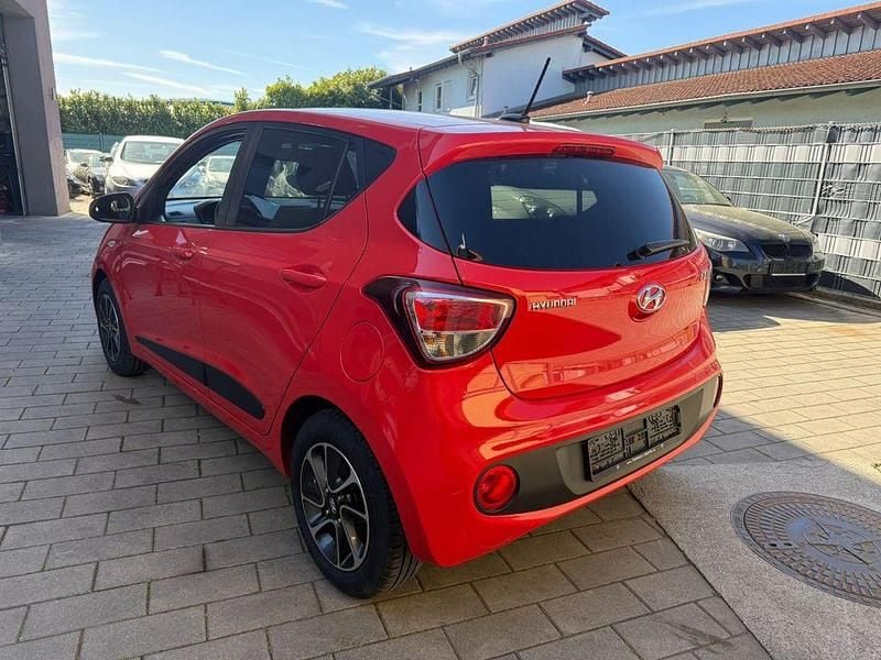 Gebraucht Hyundai i10 87 PS (63 kW) 2019 Rot Kleinwagen