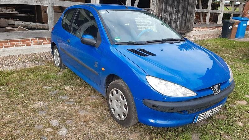 Blau Gebraucht 2004 Peugeot 206 Limousine | 1.899 € (Teuer) - Bild 1/4