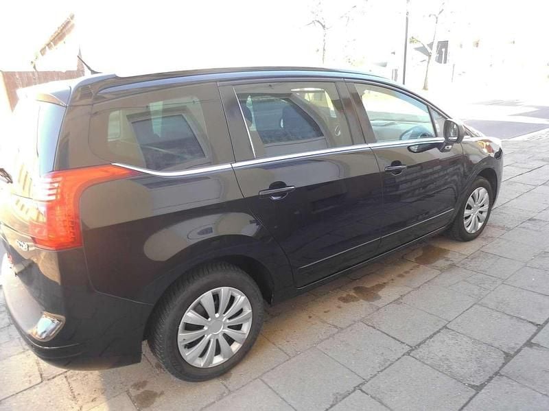 Gebraucht Peugeot 5008 Platinum 150 PS (110 kW) 2010 Lackierung schwarz Van / Kleinbus
