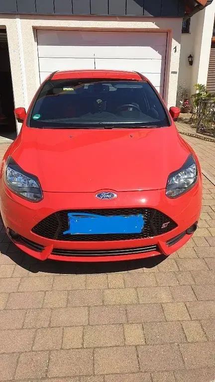 Gebraucht Ford Focus ST 250 PS (183 kW) 2014 Rot Limousine