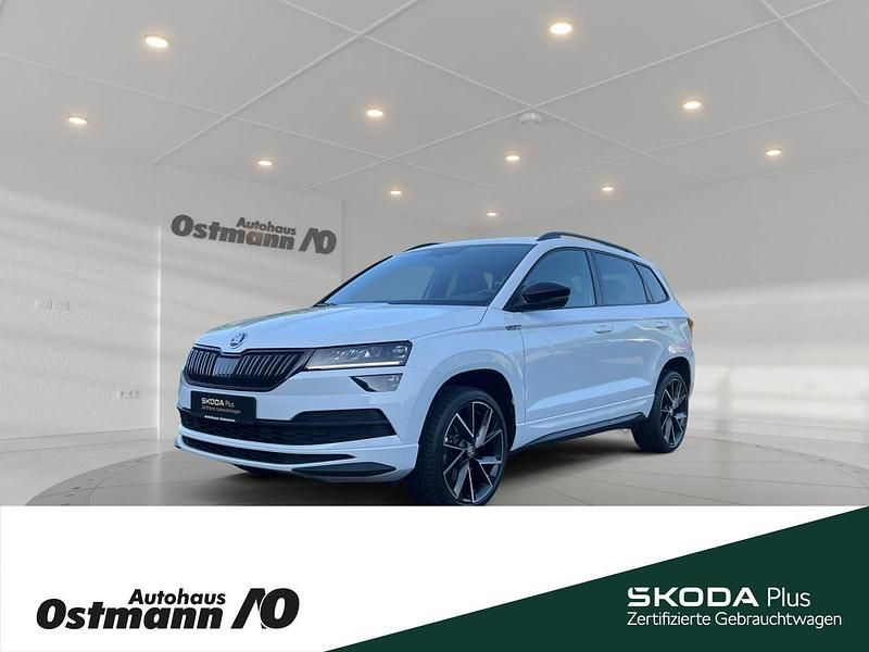 Weiß Gebraucht 2022 Skoda Karoq SportLine SUV | 31.990 € (Etwas zu teuer) - Bild 1/4