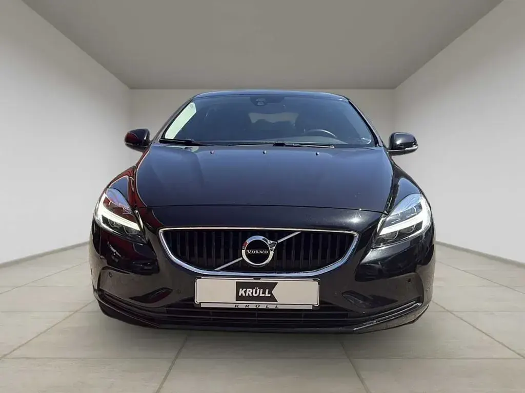 Gebraucht Volvo V40 Kinetic 122 PS (89 kW) 2017 Schwarz Limousine