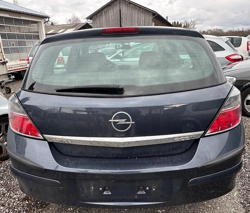 Gebraucht Opel Astra 90 PS (66 kW) 2009 Grau Limousine