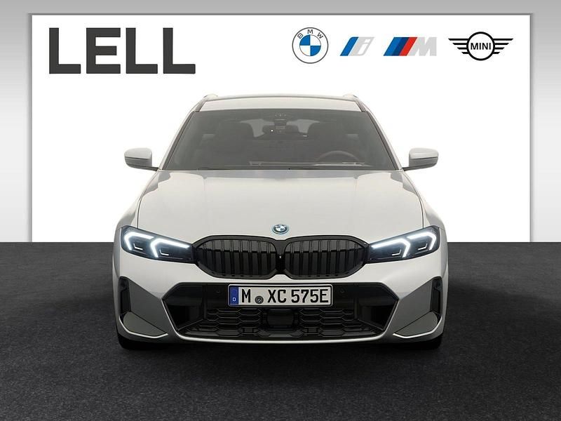 Neu BMW 330e M Sport 292 PS (214 kW) 2025 Grau Kombi