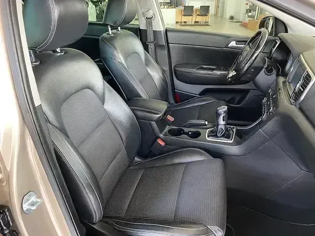Gebraucht Kia Sportage Spirit 132 PS (97 kW) 2016 Silber SUV