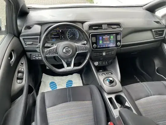 Gebraucht Nissan Leaf Acenta 110 kW (150 PS) 2021 Weiß Kleinwagen