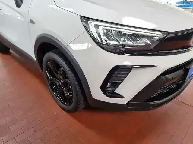 Gebraucht Opel Crossland GS Line 110 PS (80 kW) 2022 Jade weiss/arktis weiss SUV