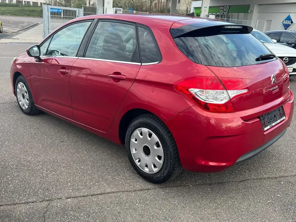Used Citroën C4 Tendance 120 HP (88 kW) 2011 Red Sedan
