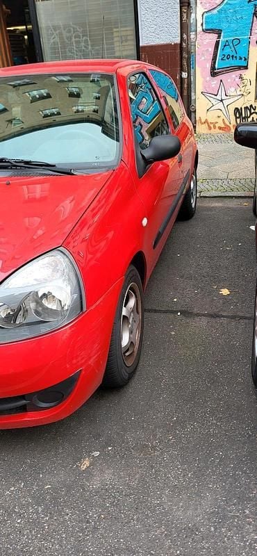 Second-hand Renault Clio II 65 CP (47 kW) 2006 Hatchback