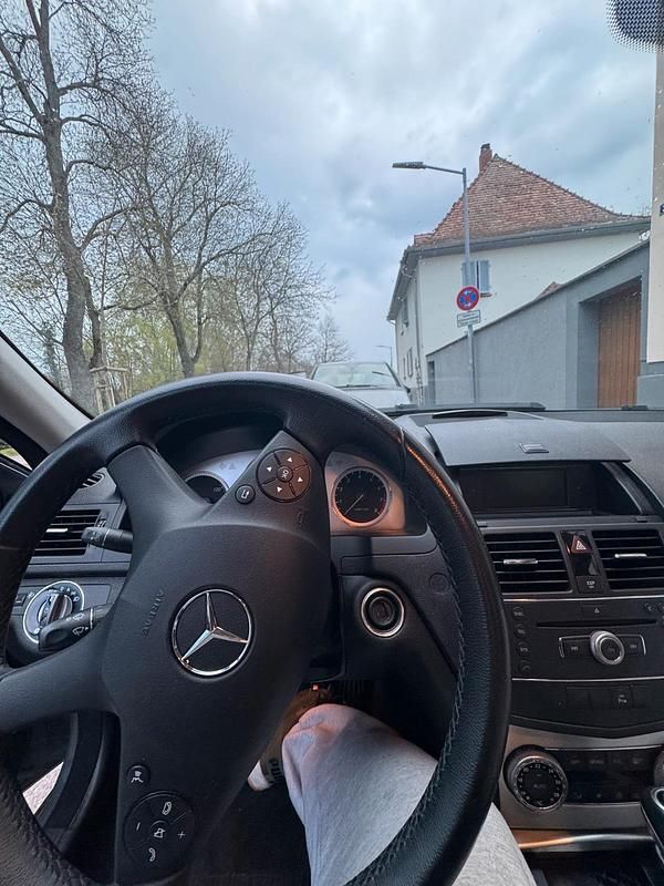 Gebraucht Mercedes C230 204 PS (150 kW) 2009 Grau Limousine