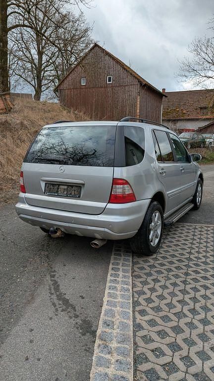 Gebraucht Mercedes ML350 235 PS (172 kW) 2003 Silber SUV