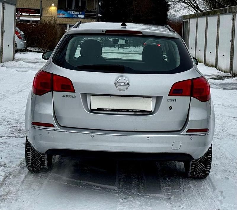 Gebraucht Opel Astra Edition 110 PS (80 kW) 2013 Silber Kombi