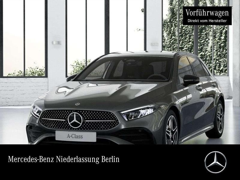 Mountain grau Gebraucht 2024 Mercedes A200 AMG Limousine | 33.500 € (Fairer Preis) - Bild 1/3