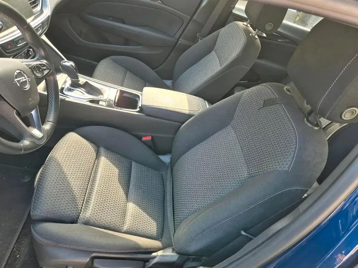 Używany Opel Insignia 122 KM (89 kW) 2022 Niebieski Kombi