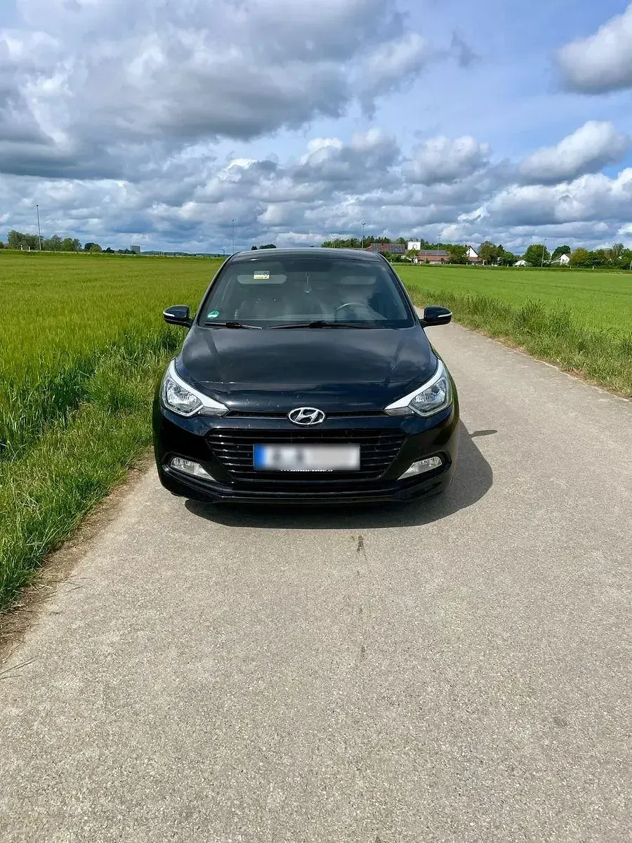 Gebraucht Hyundai i20 YES! 101 PS (74 kW) 2017 Schwarz Kleinwagen