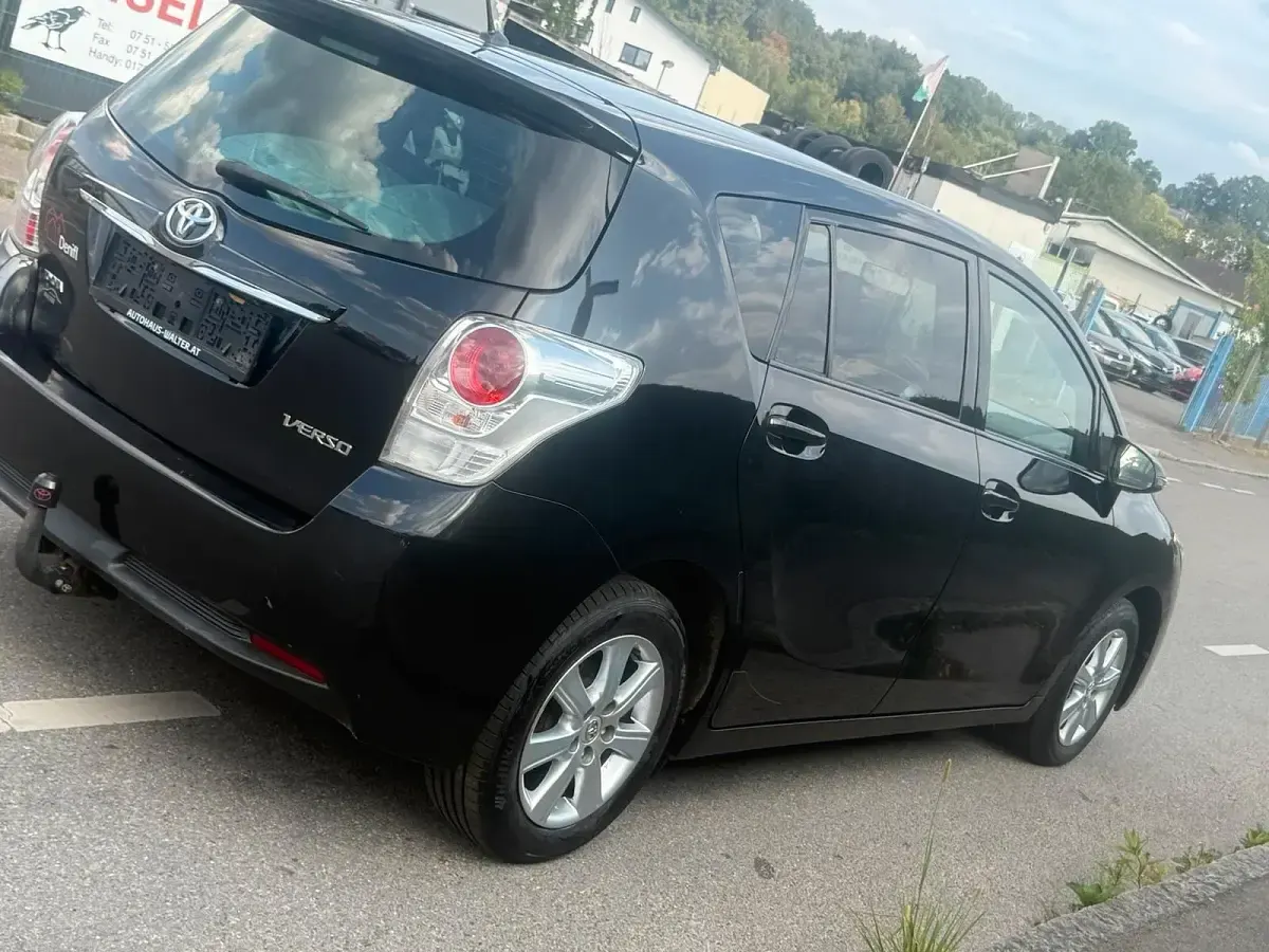 Gebraucht Toyota Verso 112 PS (82 kW) 2015 Schwarz Van / Kleinbus