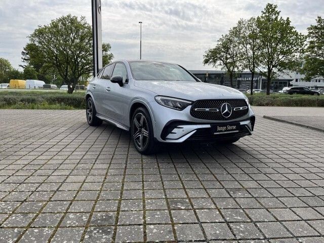 Gebraucht Mercedes GLC220 Night 197 PS (144 kW) 2024 Silber Coupé