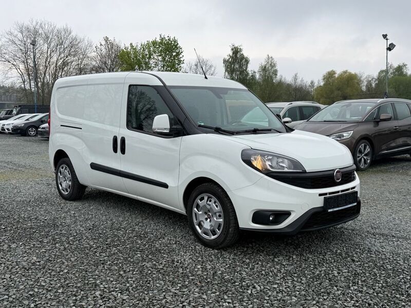 Weiß Gebraucht 2021 Fiat Doblò Van / Kleinbus | 11.999 € (Guter Preis) - Bild 1/4