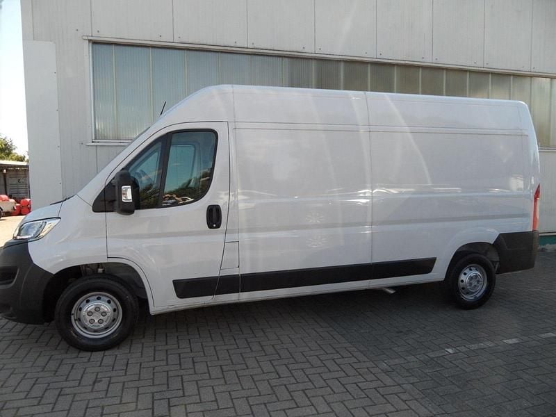 Gebraucht Opel Movano 140 PS (102 kW) 2024 Weiß Van