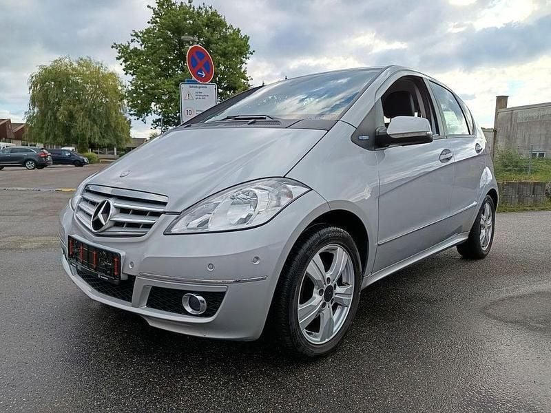 Silber Gebraucht 2010 Mercedes A160 Kleinwagen | 4.999 € (Guter Preis) - Bild 1/4