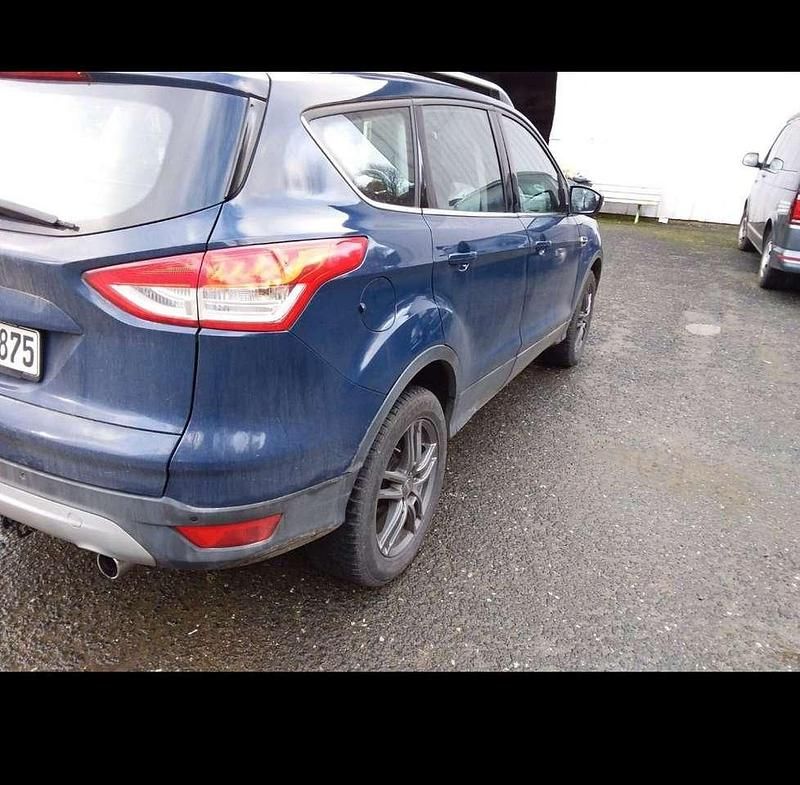 Gebraucht Ford Kuga Trend 120 PS (88 kW) 2016 Blau SUV