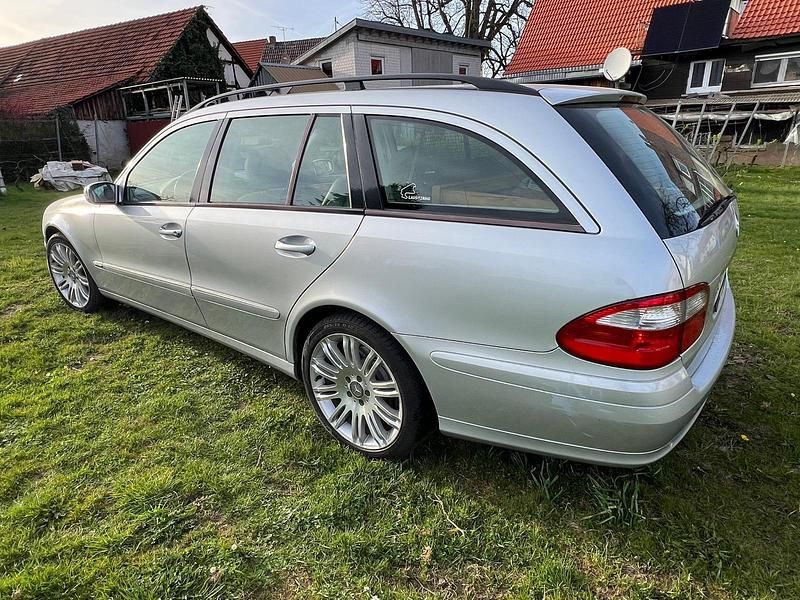 Gebraucht Mercedes E280 190 PS (139 kW) 2006 Silber Kombi