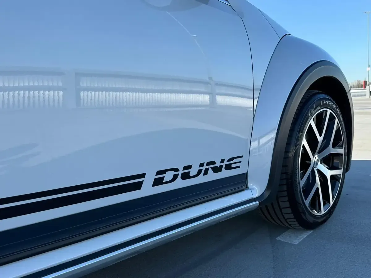 Gebraucht VW Beetle Dune 150 PS (110 kW) 2018 Weiß Kleinwagen