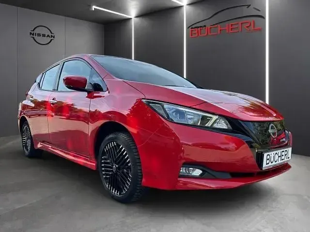 Gebraucht Nissan Leaf Acenta 160 kW (218 PS) 2023 Rot Kleinwagen