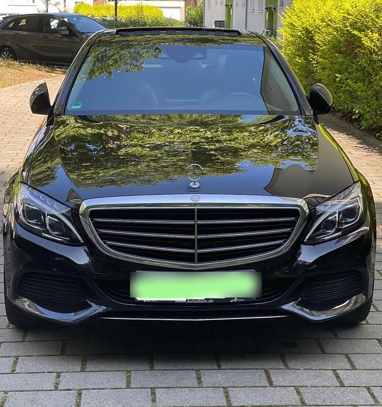 Schwarz Gebraucht 2015 Mercedes C220 Avantgarde Limousine | 18.000 € (Fairer Preis) - Bild 1/4