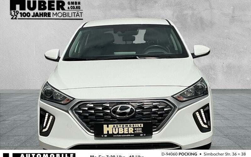 Weiß Gebraucht 2020 Hyundai Ioniq Trend Limousine | 15.990 € (Fairer Preis) - Bild 1/4