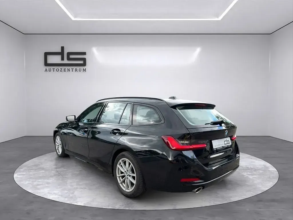 Gebraucht BMW 318 Sport Line 150 PS (110 kW) 2023 Schwarz Kombi