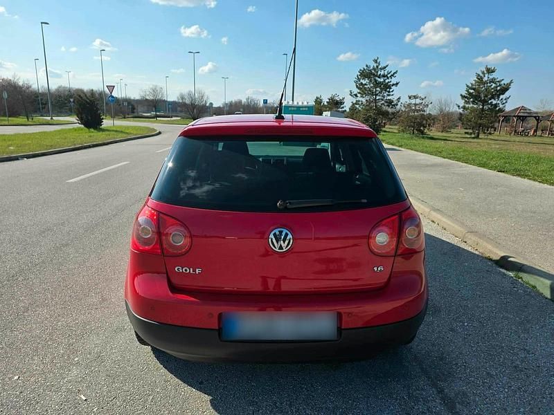 Usata VW Golf VI 102 CV (75 kW) 2008 Rosso Utilitaria